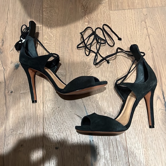NEVER WORN black suede SCHUTZ lace up heels size 6 - Picture 2 of 3